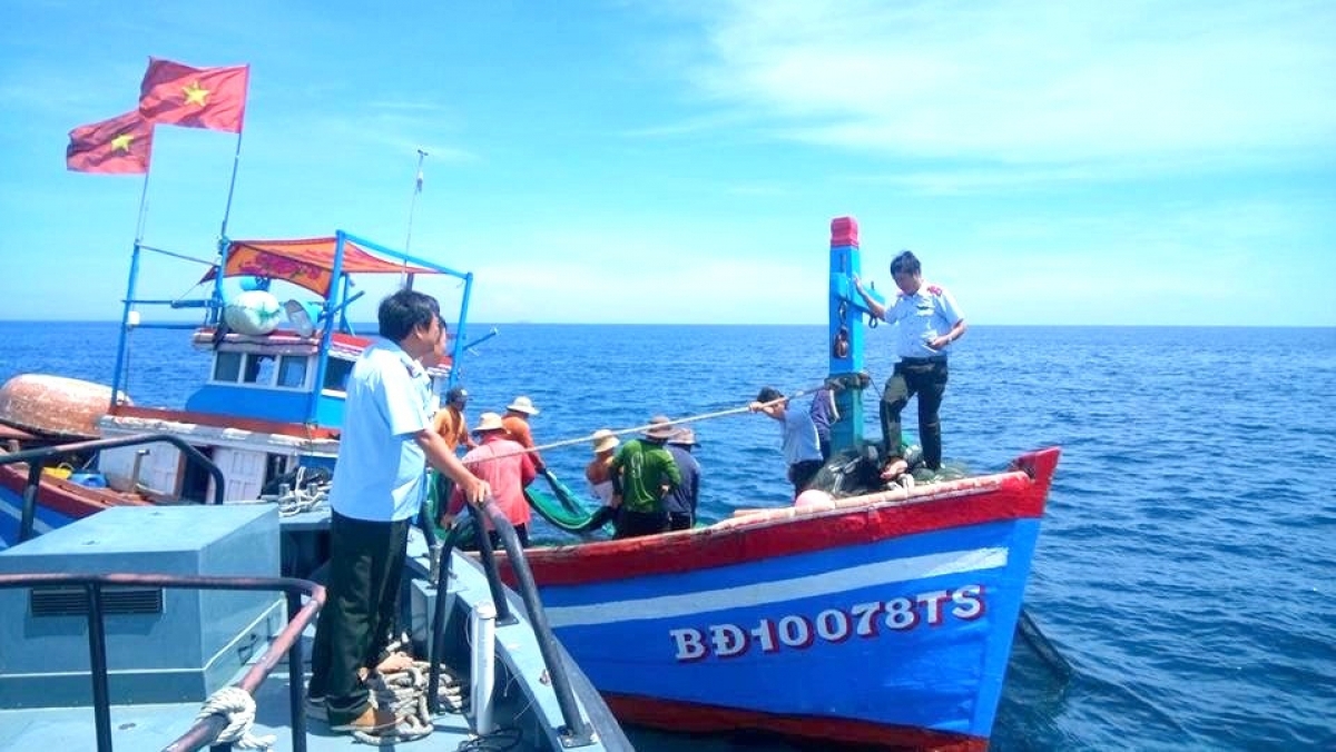 Thủ tướng y&ecirc;u cầu c&aacute;c bộ, ng&agrave;nh, địa phương chỉ đạo h&agrave;nh động quyết liệt để thực hiện nhiệm vụ chống khai th&aacute;c IUU.