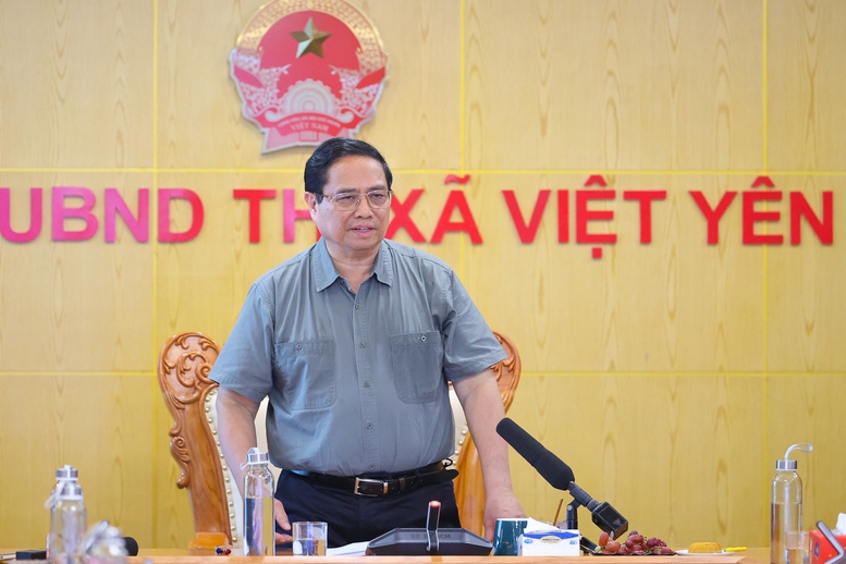 Thủ tướng Phạm Minh Ch&iacute;nh ph&aacute;t biểu tại cuộc họp trực tuyến, được kết nối trực tuyến với một số điểm cầu về c&ocirc;ng t&aacute;c ứng ph&oacute; mưa lũ, thi&ecirc;n tai, khắc phục hậu quả b&atilde;o số 3 - Ảnh: VGP/Nhật Bắc