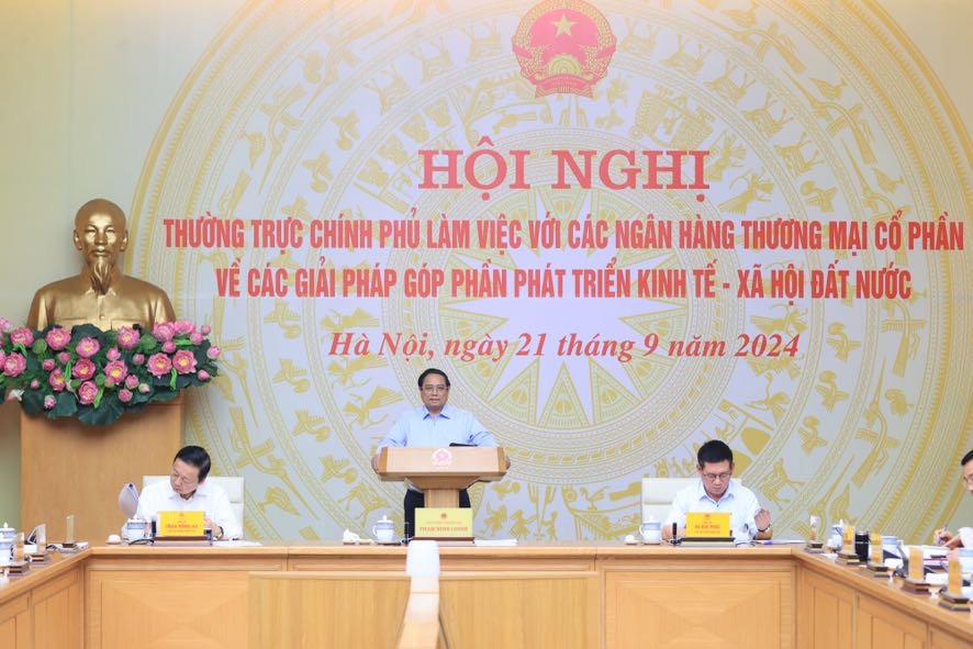 Thủ tướng b&agrave;y tỏ sẵn s&agrave;ng lắng nghe &yacute; kiến đ&oacute;ng g&oacute;p của c&aacute;c ng&acirc;n h&agrave;ng với tinh thần cầu thị để c&oacute; giải ph&aacute;p g&oacute;p phần ph&aacute;t triển đất nước. Ảnh: VGP/Nhật Bắc &nbsp;