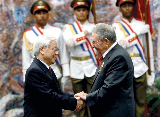 Tổng B&iacute; thư, Chủ tịch nước Nguyễn Ph&uacute; Trọng v&agrave; B&iacute; thư Thứ nhất Ra&uacute;l Castro (9/2/2021)&nbsp;&nbsp; &nbsp;