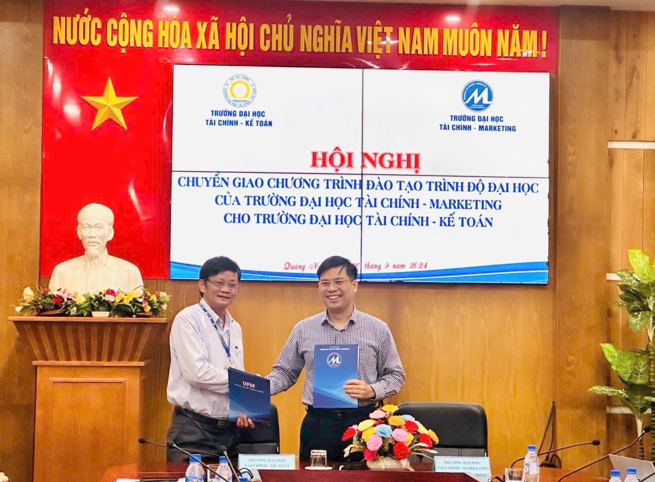 Trường Đại học T&agrave;i ch&iacute;nh - Marketing v&agrave; Trường Đại học T&agrave;i ch&iacute;nh - Kế to&aacute;n k&yacute; thỏa thuận chuyển giao chương tr&igrave;nh đ&agrave;o tạo.