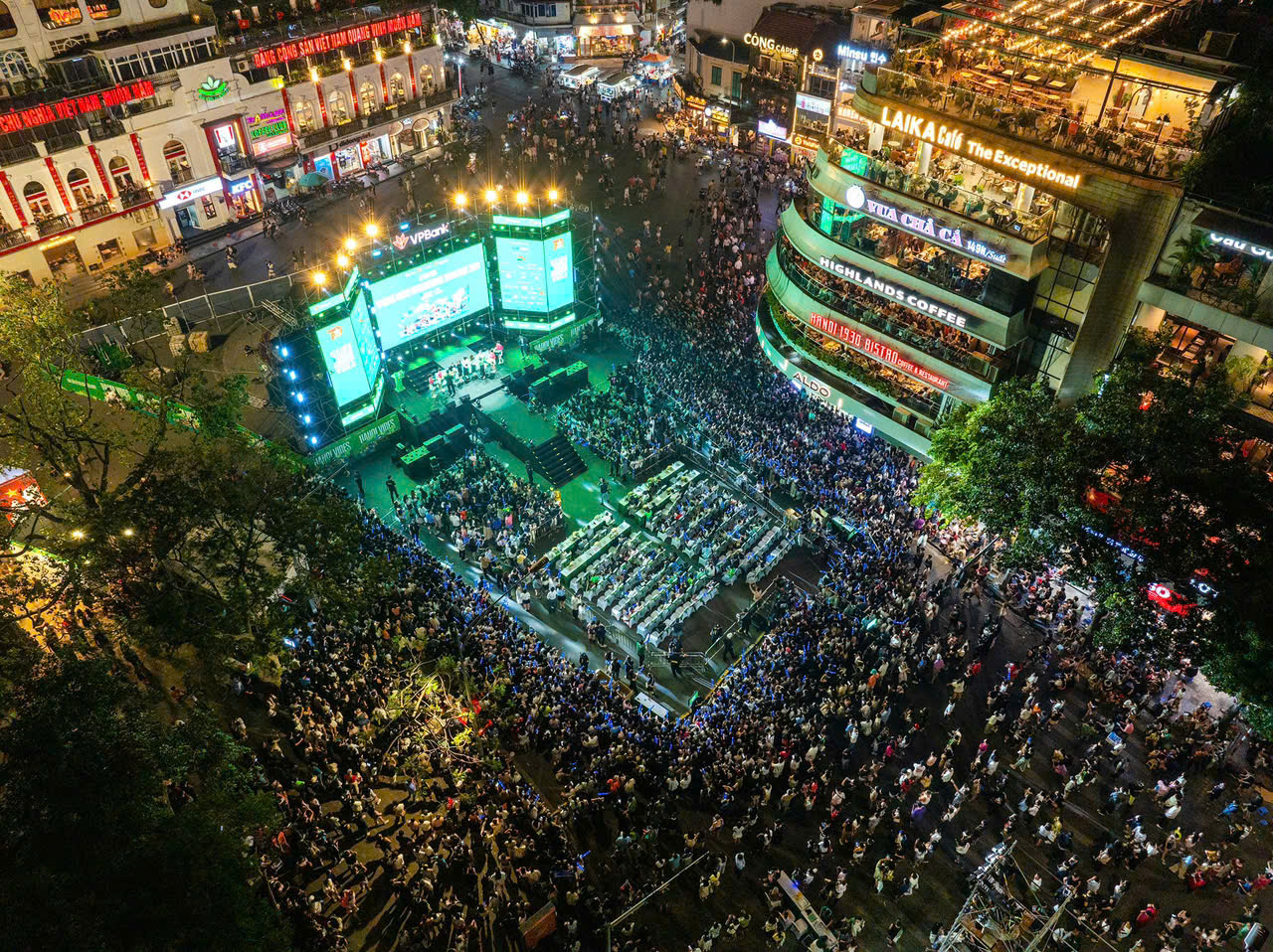 Đ&ecirc;m nhạc Prime&rsquo;s Night Concert thu h&uacute;t h&agrave;ng ngh&igrave;n kh&aacute;n giả.