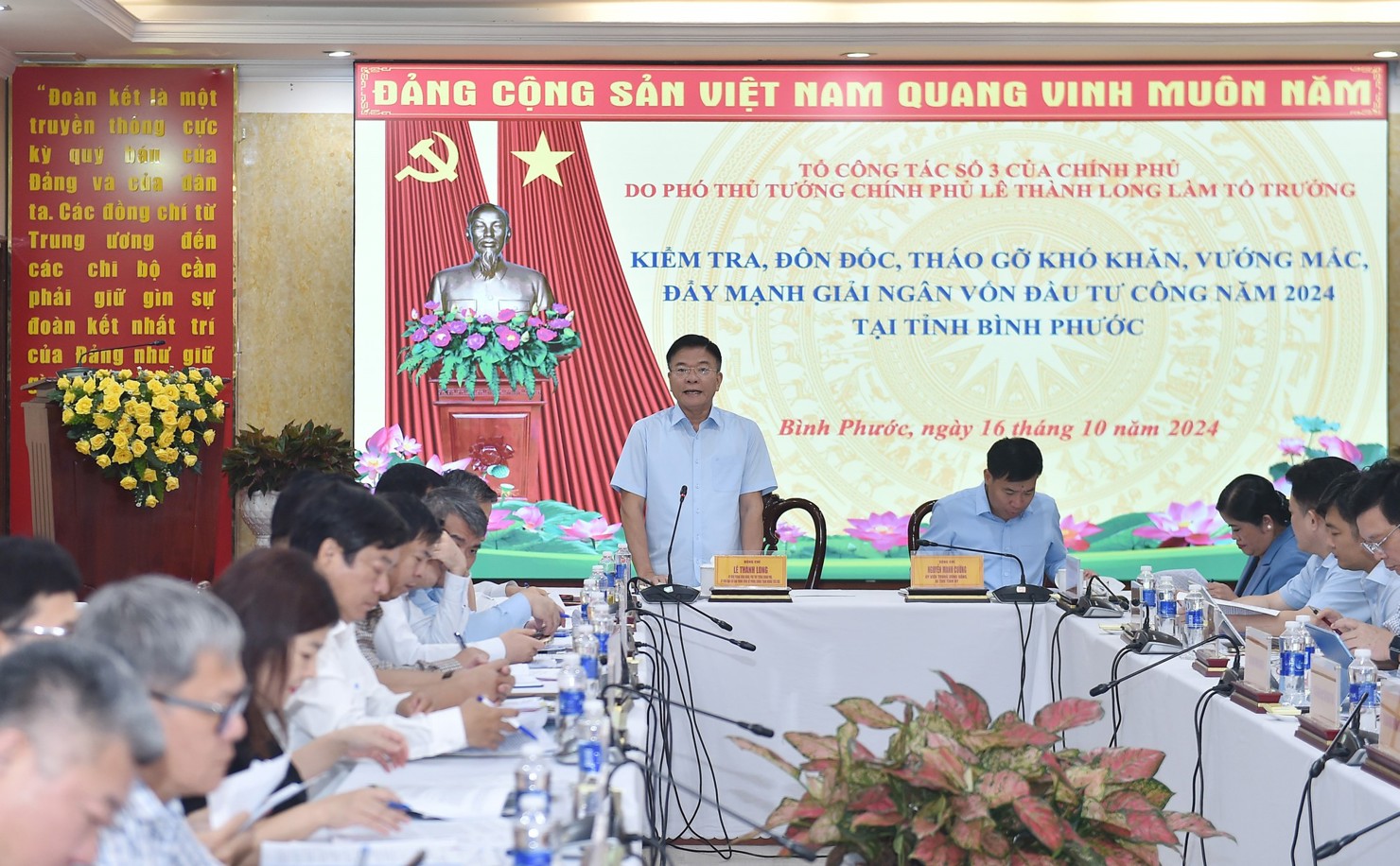 Quang cảnh buổi l&agrave;m việc.&nbsp;Ảnh: VGP/Đức Tu&acirc;n