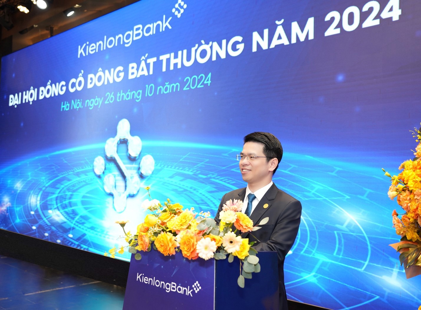 &Ocirc;ng Trần Ngọc Minh - Chủ tịch HĐQT KienlongBank ph&aacute;t biểu tại Đại hội. Ảnh: KLB