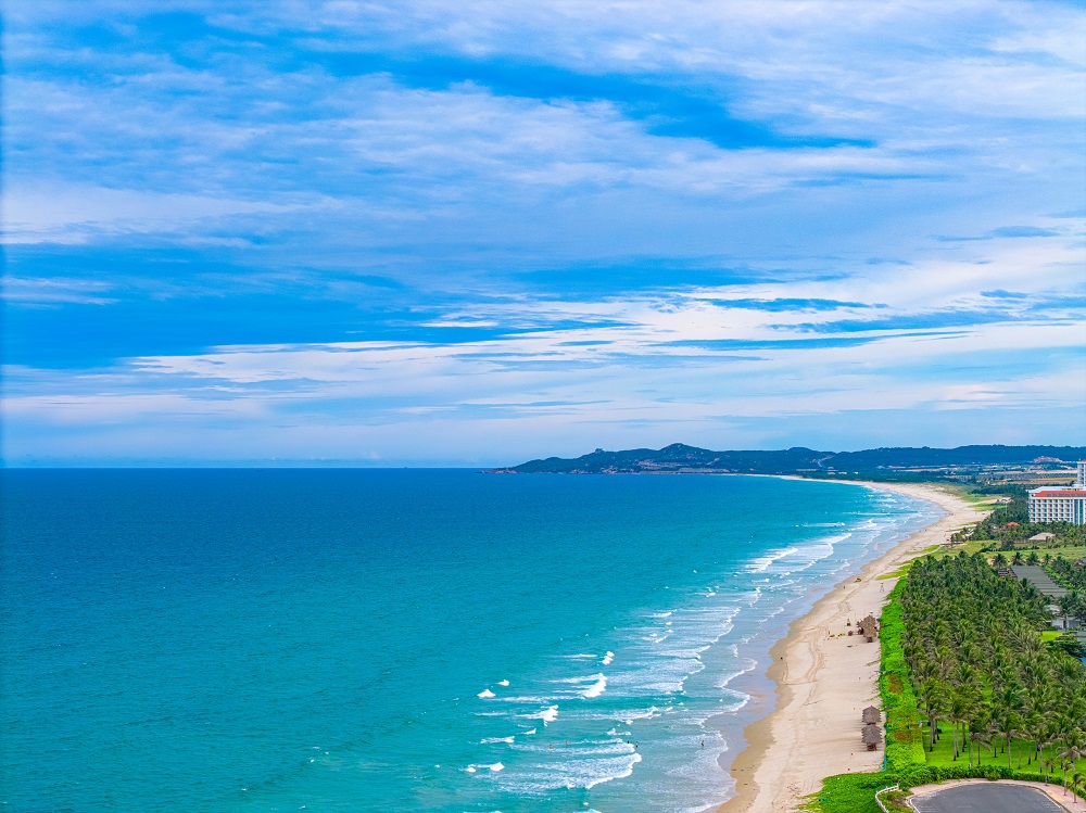 B&atilde;i D&agrave;i, Cam Ranh với bờ c&aacute;t trắng mịn m&agrave;ng c&ugrave;ng biển 3 m&agrave;u nước cực hiếm ở Việt Nam. Ảnh: Alex Phạm