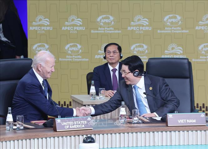 Chủ tịch nước Lương Cường với Tổng thống Hoa Kỳ Joe Biden dự Đối thoại kh&ocirc;ng ch&iacute;nh thức giữa c&aacute;c nh&agrave; l&atilde;nh đạo APEC với kh&aacute;ch mời - Ảnh: TTXVN