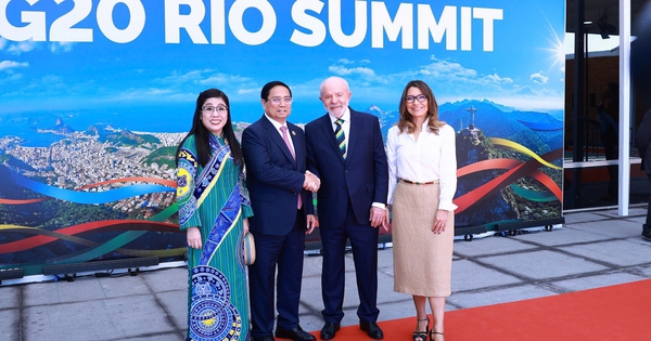 Tổng thống Brazil, Chủ tịch G20 Luiz Inácio Lula da Silva và Phu nhân đón Thủ tướng Phạm Minh Chính và Phu nhân - Ảnh: VGP/Nhật Bắc