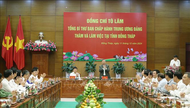 Tổng B&iacute; thư T&ocirc; L&acirc;m c&ugrave;ng Đo&agrave;n C&ocirc;ng t&aacute;c của Trung ương l&agrave;m việc với Ban Thường vụ Tỉnh ủy Đồng Th&aacute;p - Ảnh: TTXVN