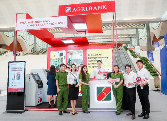 Agribank triển khai cung cấp c&aacute;c dịch vụ ng&acirc;n h&agrave;ng số tr&ecirc;n m&ocirc;i trường mạng, x&aacute;c thực kh&aacute;ch h&agrave;ng ch&iacute;nh x&aacute;c, ngăn ngừa tội phạm gian lận. Nguồn: Agribank.