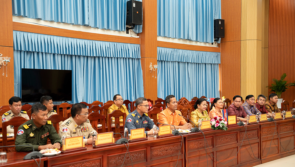 Đo&agrave;n đại biểu tỉnh Kampong Chhnang thăm, ch&uacute;c Tết tỉnh An Giang