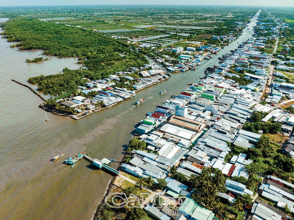 Cửa biển Kh&aacute;nh Hội, &ldquo;phố biển&rdquo; s&ocirc;i động của huyện U Minh. Ảnh: Huỳnh L&acirc;m