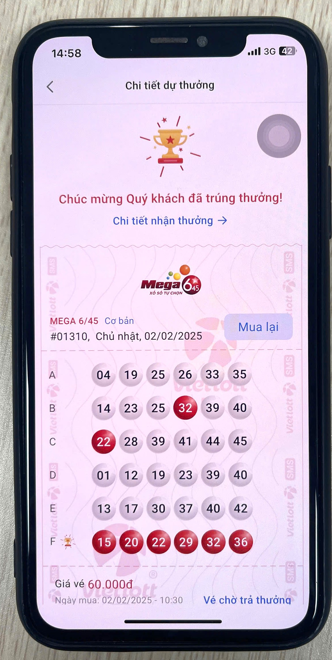 Tấm v&eacute; may mắn của anh N.V.N. Ảnh: Vietlott