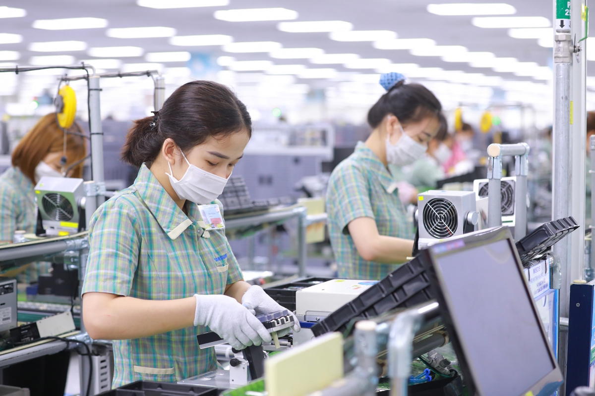 Xuất khẩu nhóm hàng Máy móc, thiết bị, điện thoại di động, linh kiện và phụ tùng các loại của Việt Nam sang Singapore tiếp tục tăng mạnh, đóng góp vào kim ngạch xuất nhập khẩu hai chiều trong tháng 1/2025 đạt hơn 3,39 tỷ SGD, tăng 16,83% so với cùng kỳ năm trước.