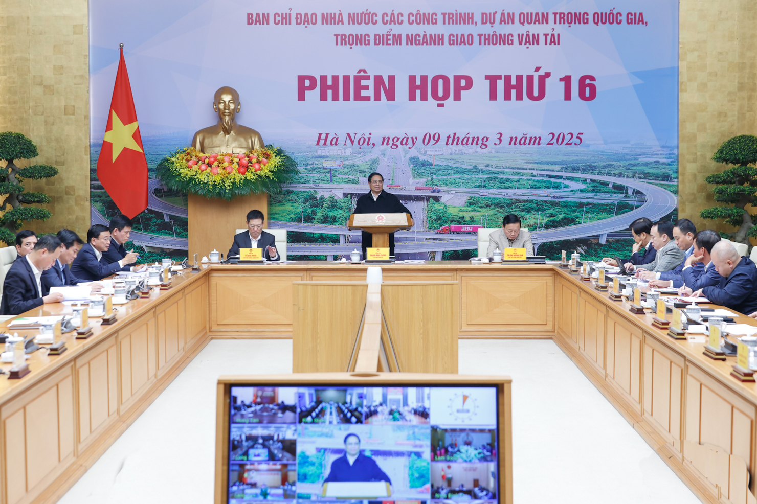 Thủ tướng Chính phủ: 8 nhóm nhiệm vụ thúc đẩy các dự án giao thông vận tải trọng điểm - Ảnh 1