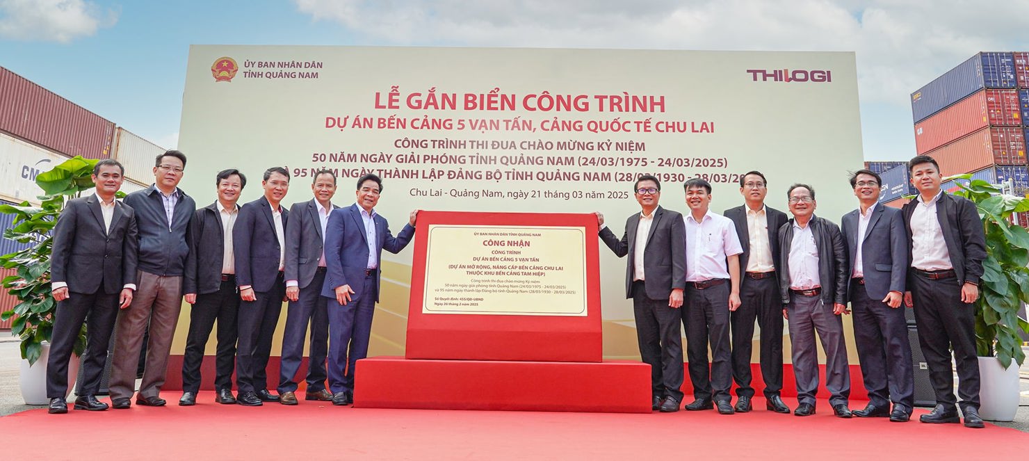 Công trình Bến cảng 5 vạn tấn - Công trình thi đua chào mừng kỷ niệm 50 năm Ngày Giải phóng tỉnh Quảng Nam