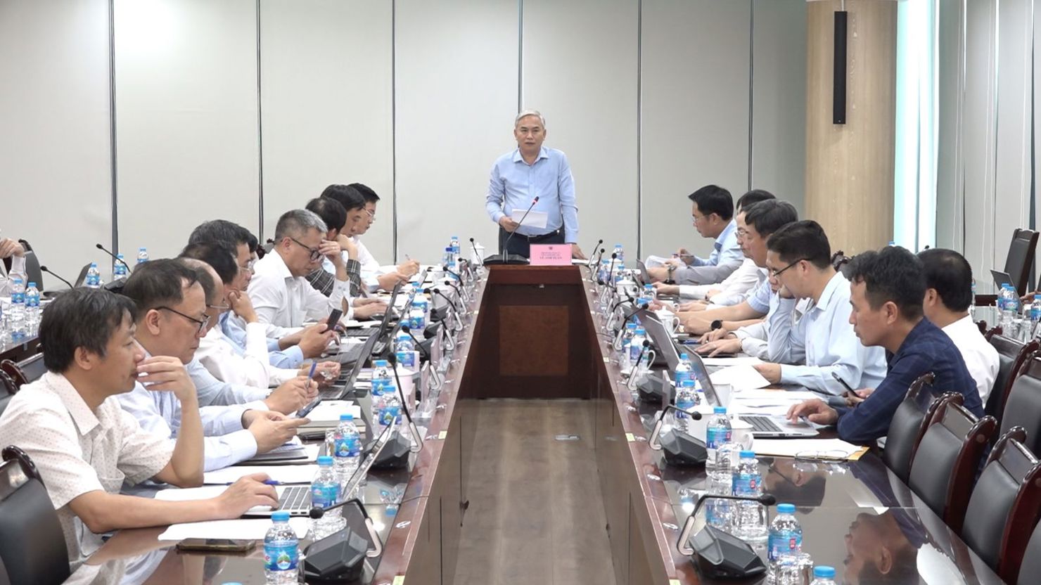 Tổng Giám đốc Tập đoàn Vũ Anh Tuấn chủ trì Chương trình họp về kịch bản tăng trưởng của Tập đoàn Công nghiệp Than - Khoáng sản Việt Nam năm 2025.