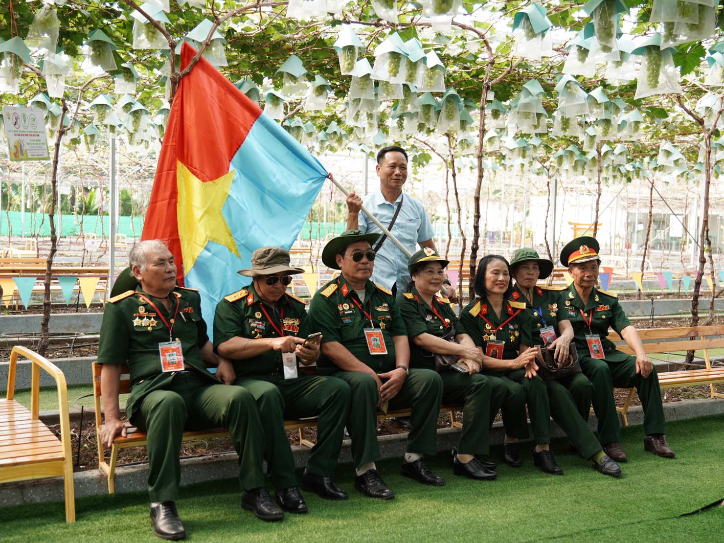 C&aacute;c cựu chiến binh cũng c&oacute; những trải nghiệm th&uacute; vị tại c&aacute;c khu bongdaso lịch.&nbsp;