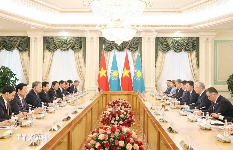Nhà lãnh đạo hai nước Việt Nam và Kazakhstan đã nhất trí nâng cấp quan hệ lên Đối tác chiến lược tại buổi hội đàm