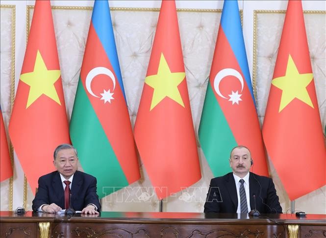 Tổng Bí thư Tô Lâm và Tổng thống Azerbaijan Ilham Aliyev họp báo chung, thông báo kết quả hội đàm. Ảnh: Thống Nhất/TTXVN. 