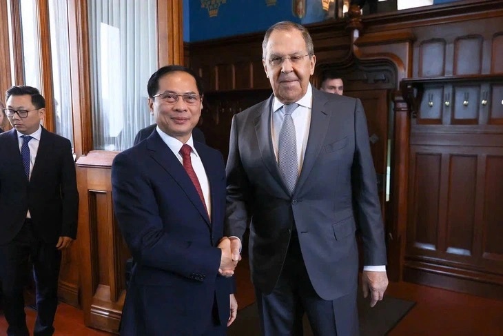 Phó Thủ tướng, Bộ trưởng Bộ Ngoại giao Bùi Thanh Sơn gặp Bộ trưởng Ngoại giao Nga Sergei Lavrov tại Nga hồi tháng 4/2025. Ảnh: Bộ Ngoại giao