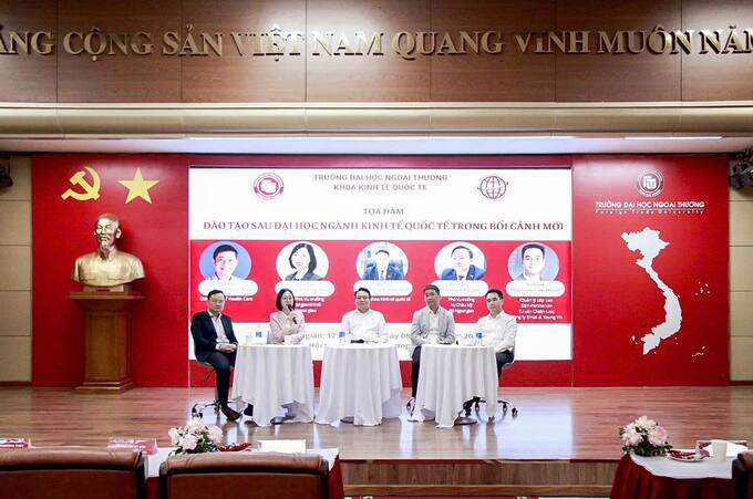 Các diễn giả tại Tọa đàm.
