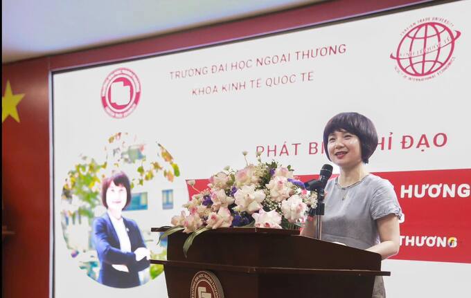 PGS. TS. Phạm Thu Hương - Phó hiệu Trường Đại học Ngoại thương phát biểu chỉ đạo tại Toạ đàm.