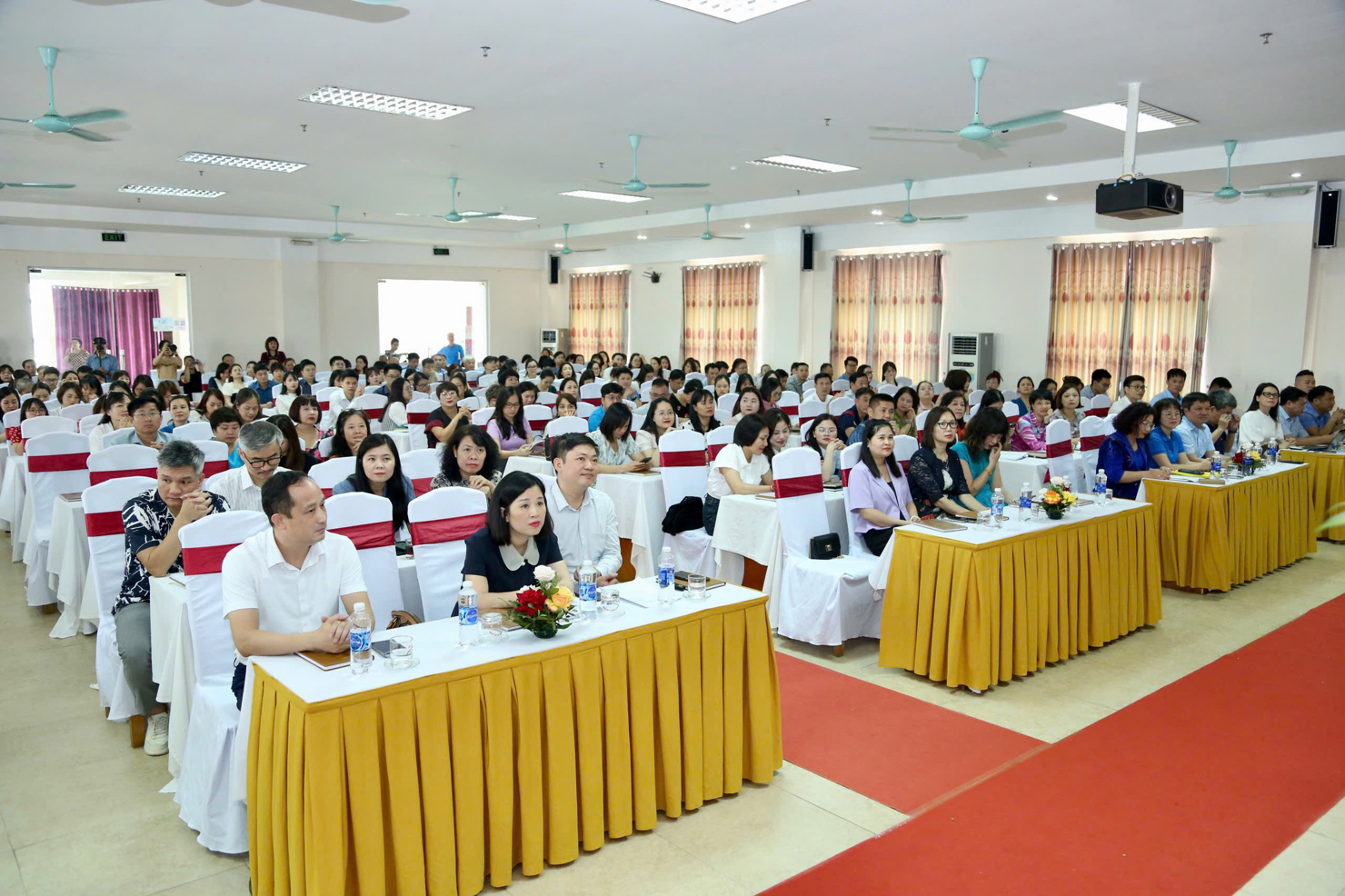Toàn cảnh Hội nghị