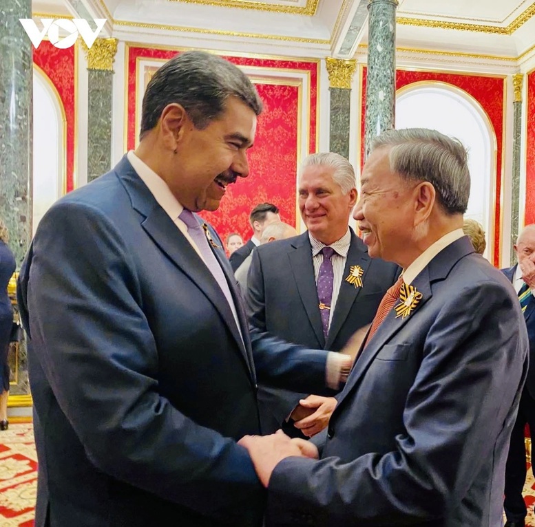 Tổng Bí thư Tô Lâm và Tổng thống Venezuela Nicolas Maduro. Ảnh: VOV