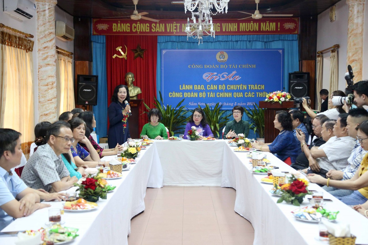 Toàn cảnh buổi Gặp mặt bongdaso - tin bóng đá mới nhất ân.