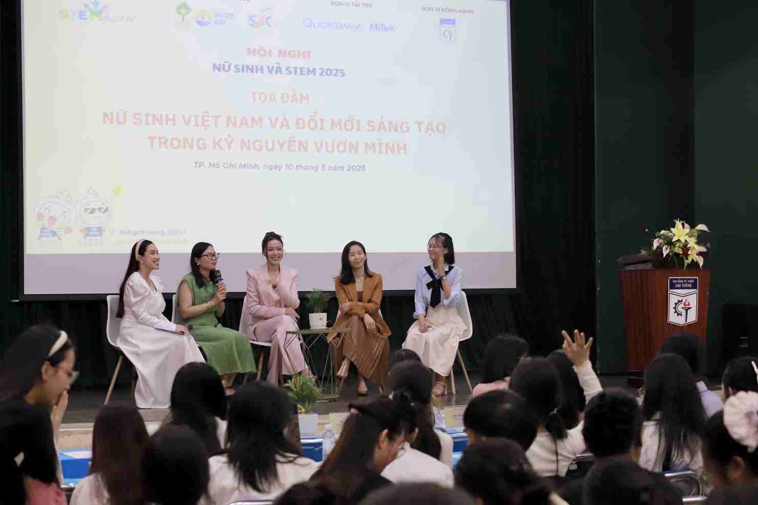 Nữ sinh Việt Nam và đổi mới sáng tạo bongdaso com kỷ nguyên vươn mình