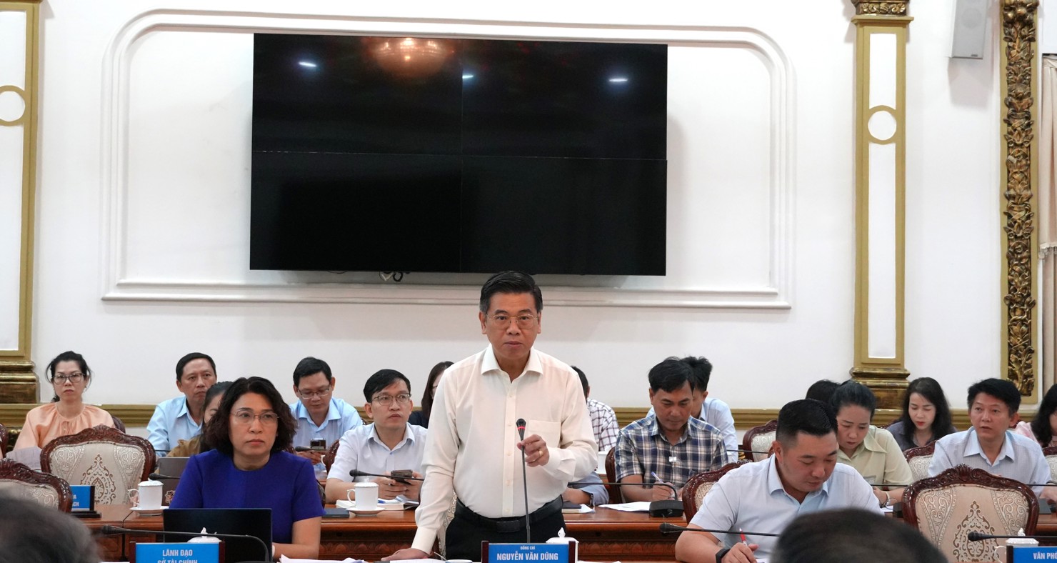 Phó Chủ tịch UBND TP. Hồ Ch&iacute; Minh Nguyễn Văn Dũng chỉ đạo c&aacute;c đơn vị được kiểm to&aacute;n nghi&ecirc;m t&uacute;c chấp h&agrave;nh c&aacute;c nội dung y&ecirc;u cầu của Kiểm to&aacute;n Nh&agrave; nước