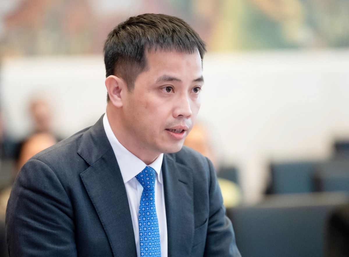 Theo TS. Đậu Anh Tuấn, người kinh doanh Việt Nam cần dám nghĩ lớn, làm lớn – nghĩa là phải có khát vọng vươn ra khu vực và thế giới.