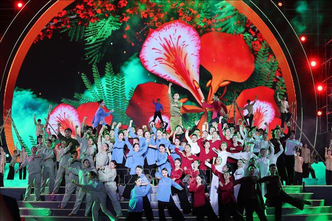 Chương trình nghệ thuật có chủ đề "Hải Phòng - 70 năm niềm tin và khát vọng vươn mình"