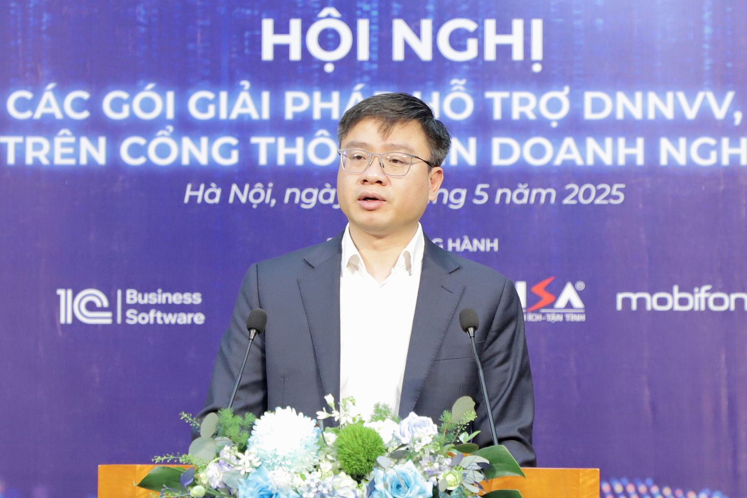 “Với sự dẫn dắt của các tập đoàn và bongdaso kèo nhà cái nghiệp công nghệ hàng đầu Việt Nam, cùng sự đồng hành tích cực từ Bộ Tài chính và các cơ quan liên quan, khu vực kinh tế tư nhân hoàn toàn có khả năng nhanh chóng bắt kịp xu hướng số hóa, từ đó phát triển bền vững, nâng cao năng lực hội nhập quốc tế. Bên cạnh đó, mục tiêu dài hạn là hướng tới xây dựng một hệ sinh thái số hóa năng động, nơi các bongdaso kèo nhà cái nghiệp có thể chủ động đổi mới, ứng dụng công nghệ và phát triển hiệu quả trong môi trường số”. Ông Nguyễn Đức Trung - Phó Cục trưởng Cục Phát triển bongdaso kèo nhà cái nghiệp tư nhân và Kinh tế tập thể.