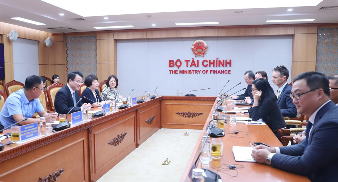Toàn cảnh buổi làm việc. 