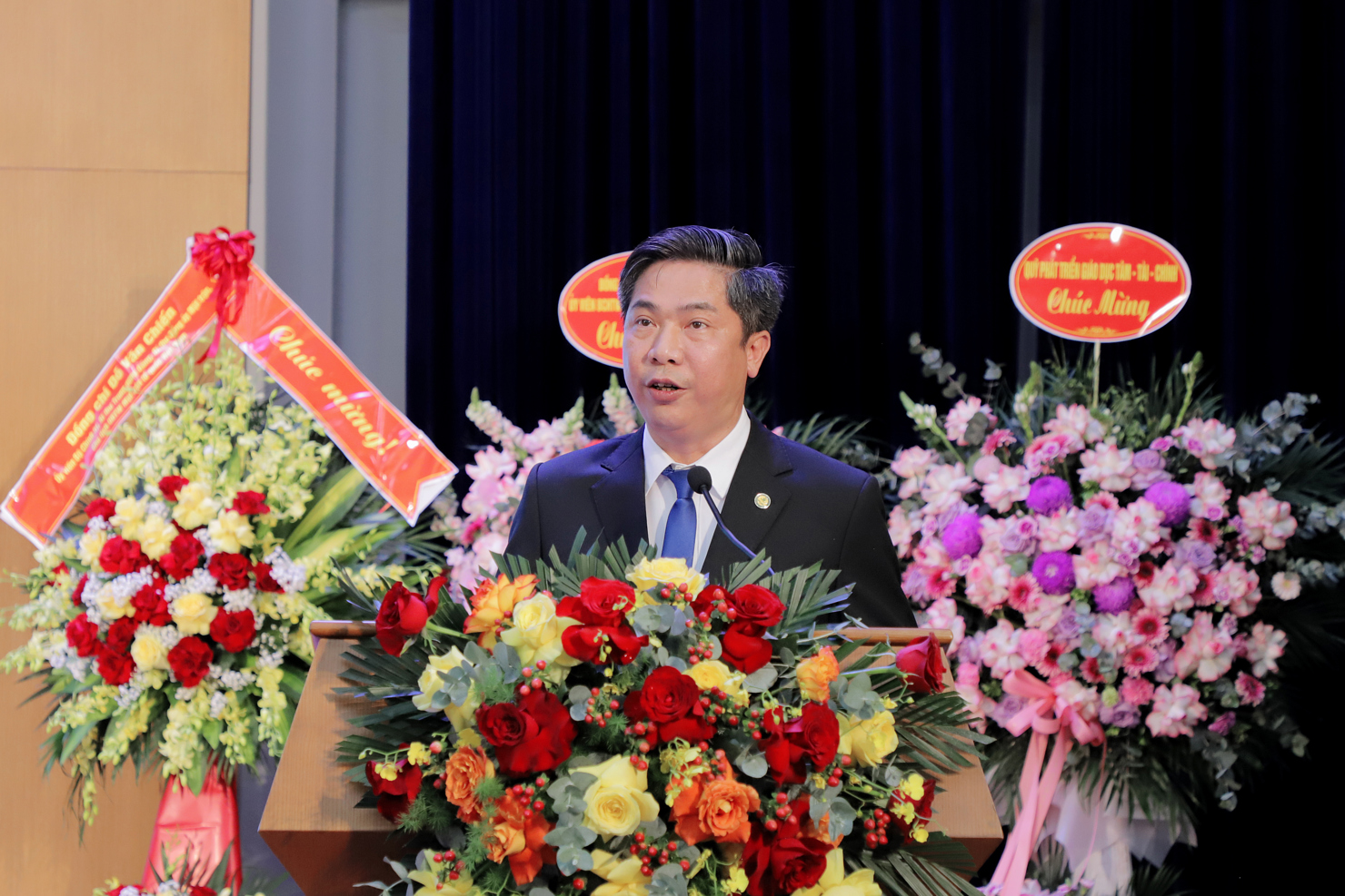 PGS.&nbsp;TS. Nguyễn Đ&agrave;o T&ugrave;ng - Gi&aacute;m đốc Học viện T&agrave;i ch&iacute;nh ph&aacute;t biểu tại Diễn đ&agrave;n.