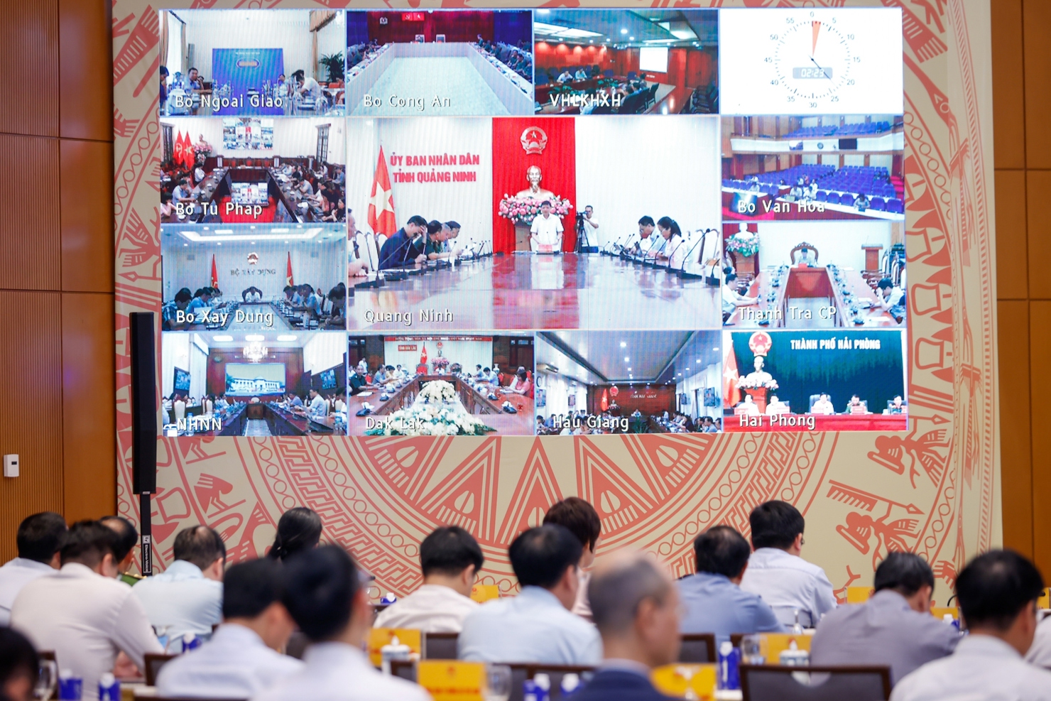 Các bộ, ngành, địa phương phải tập trung số hóa toàn diện các hoạt động. Ảnh: VGP