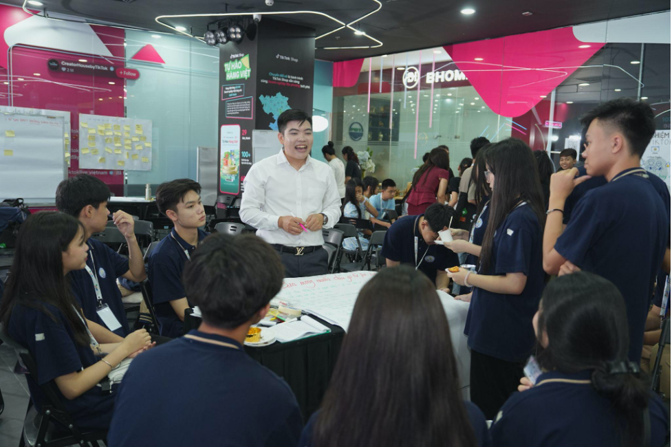 Bảo vệ trẻ em trên môi trường mạng: cần sự tham gia tích cực của mỗi gia đình và xã hội - Ảnh 1