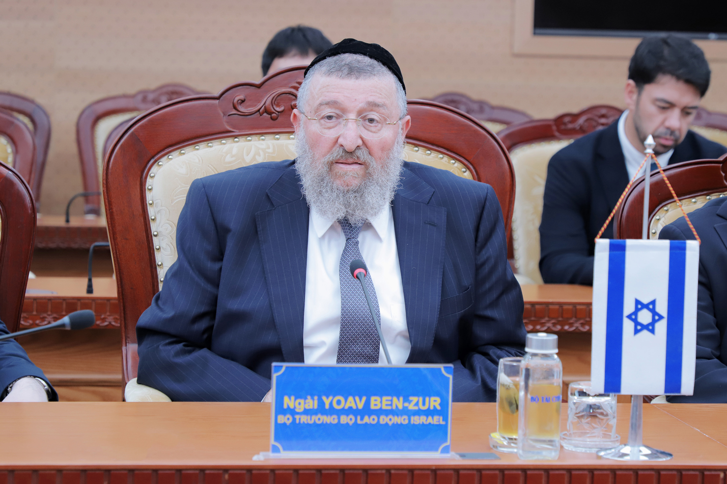 Bộ trưởng Bộ Lao động Israel Yoav Ben Tzur phát biểu tại buổi làm việc.