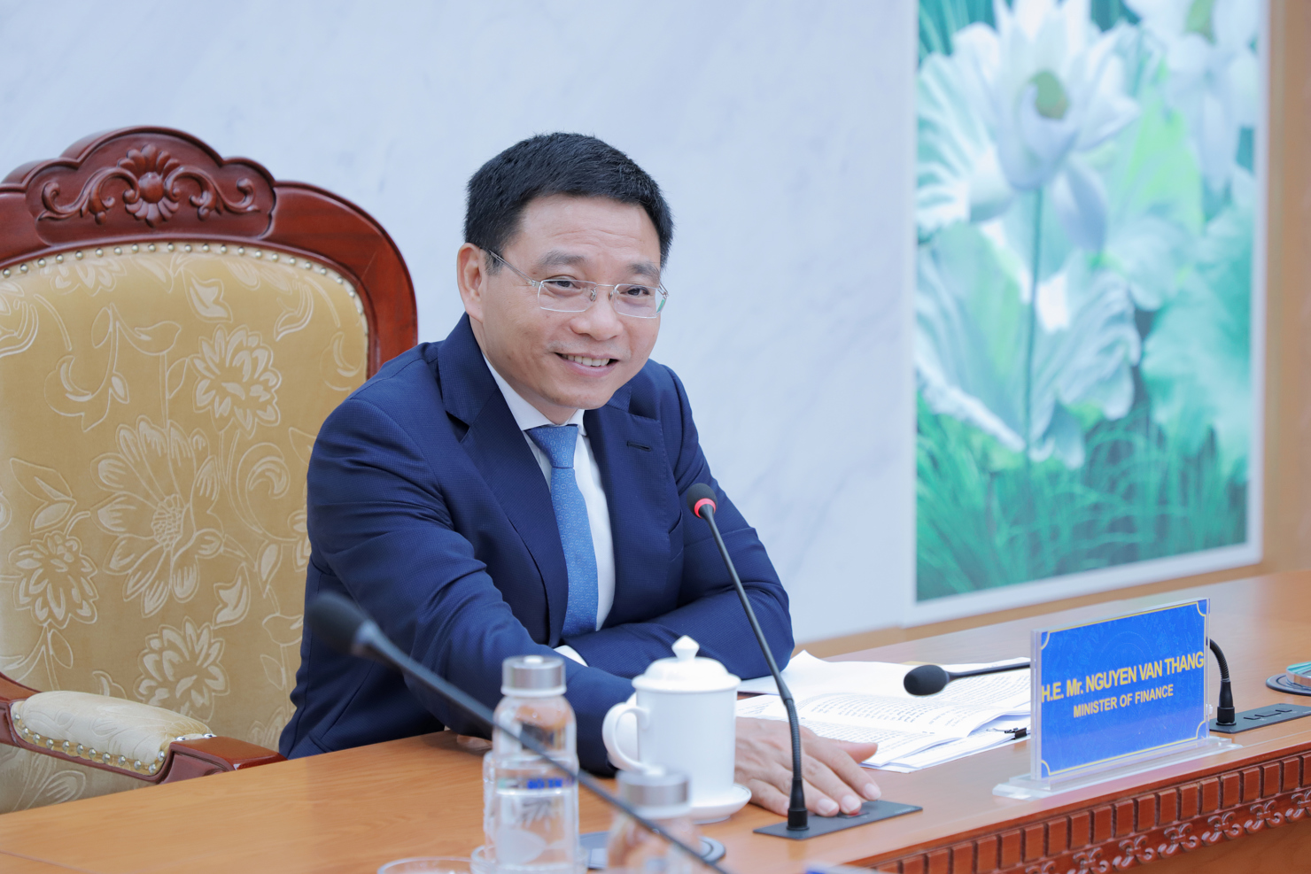Bộ trưởng Nguyễn Văn Thắng khẳng định, Ch&iacute;nh phủ Việt Nam c&ugrave;ng Bộ T&agrave;i ch&iacute;nh cam kết tiếp tục đồng h&agrave;nh c&ugrave;ng Samsung ph&aacute;t triển tại thị trường Việt Nam.