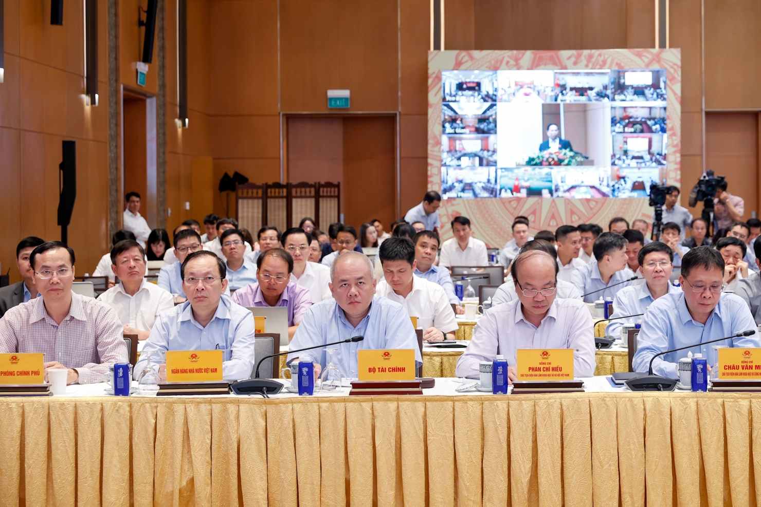 Các bộ, ngành tham dự hội nghị. Ảnh: VGP