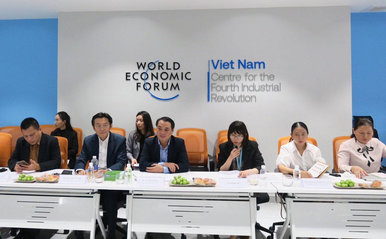 C4IR đ&atilde; v&agrave; đang đẩy mạnh c&aacute;c giải ph&aacute;p &ldquo;thực h&agrave;nh&rdquo; trong ph&aacute;t triển KHCN. Ảnh: Đức Mỹ