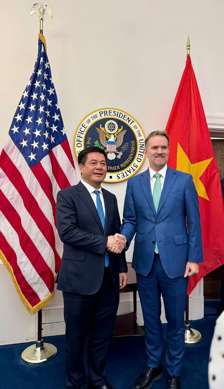Cuối ngày làm việc thứ 3, Bộ trưởng Nguyễn Hồng Diên đã có phiên đàm phán với Đại sứ, Trưởng Đại diện Thương mại Hoa Kỳ Jamieson Greer.