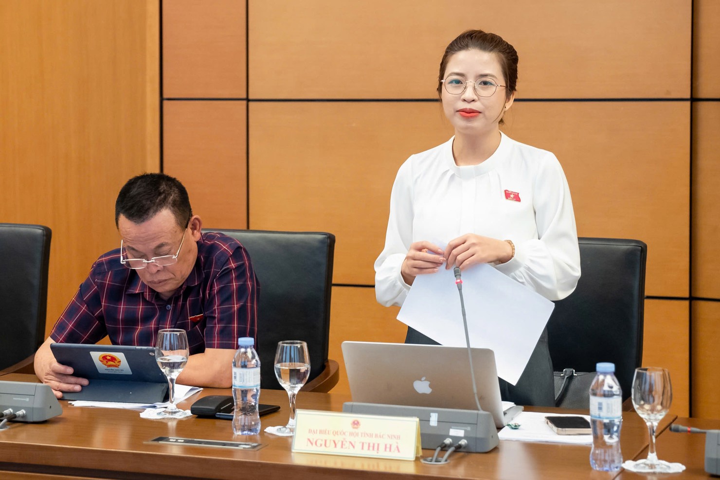 ĐBQH Nguyễn Thị Hà (Bắc Ninh) phát biểu tại phiên thảo luận tổ. Ảnh: Phạm Thắng