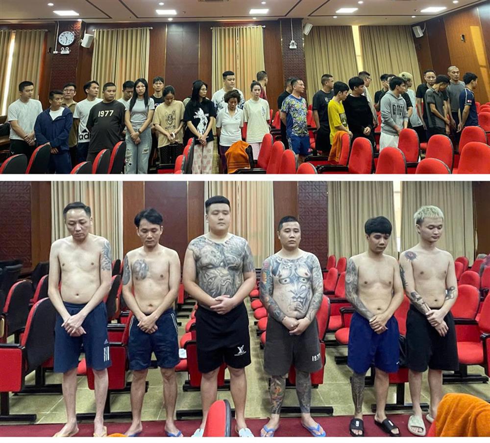 Tiếp nhận các đối tượng về Việt Nam. Ảnh: BCA