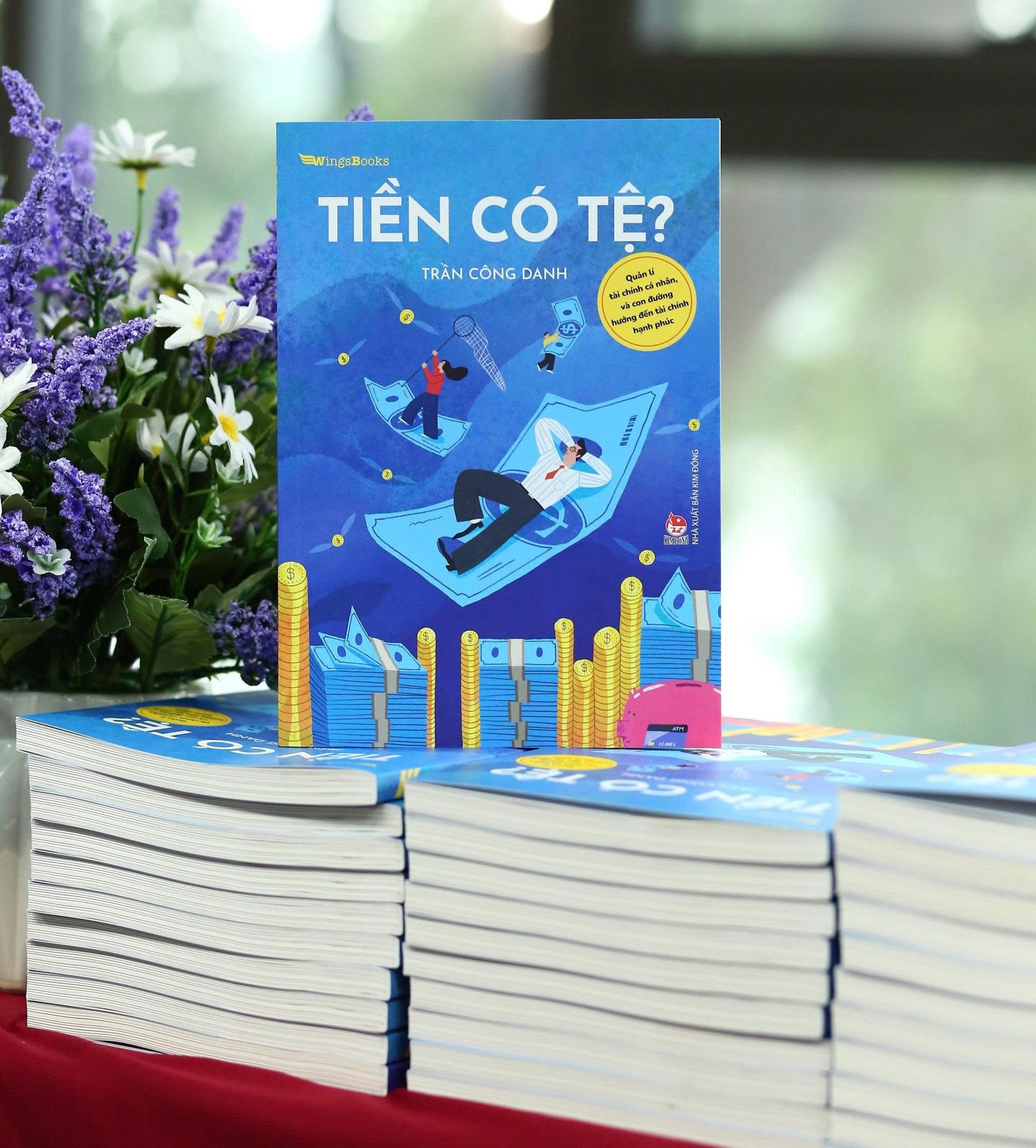 Cuốn sách “Tiền có tệ? – Quản lí tài chính cá nhân, và con đường hướng đến tài chính hạnh phúc”. Ảnh: NXB Kim Đồng