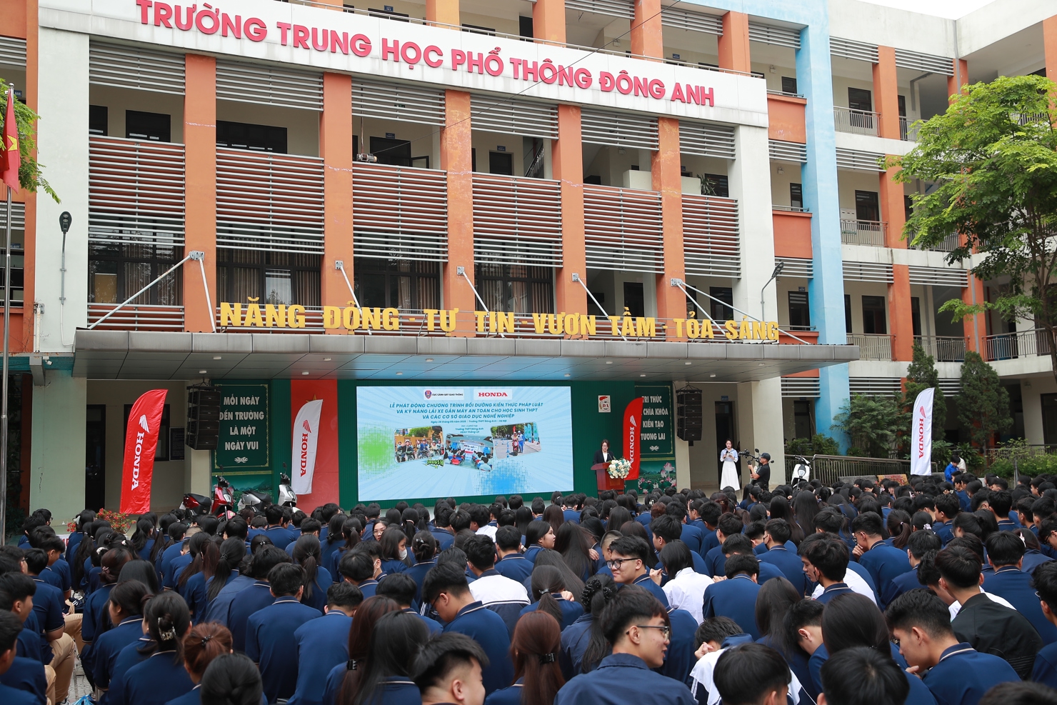 Th&ocirc;ng qua c&aacute;c hoạt động đ&agrave;o tạo &yacute; nghĩa v&agrave; thiết thực, c&aacute;c em học sinh được trang bị đầy đủ kiến thức v&agrave; kỹ năng điều khiển xe gắn m&aacute;y, từ đ&oacute; c&oacute; thể tự tin tham gia giao th&ocirc;ng độc lập một c&aacute;ch an to&agrave;n.