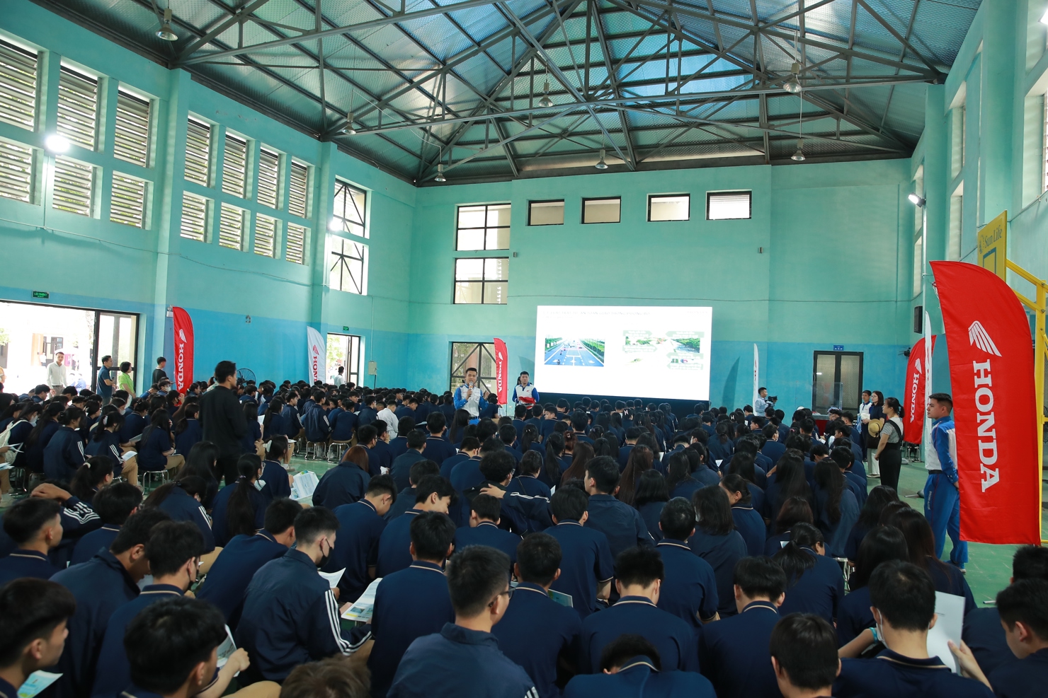 C&aacute;c buổi đ&agrave;o tạo được thiết kế sinh động, trực quan v&agrave; hấp dẫn, gi&uacute;p học sinh dễ d&agrave;ng ghi nhớ v&agrave; tiếp thu kiến thức.