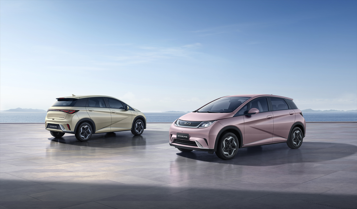 BYD DOLPHIN – hatchback điện nhỏ gọn và linh hoạt, thích hợp cho tài xế GrabCar đang tìm xe tiết kiệm, vận hành ổn định.