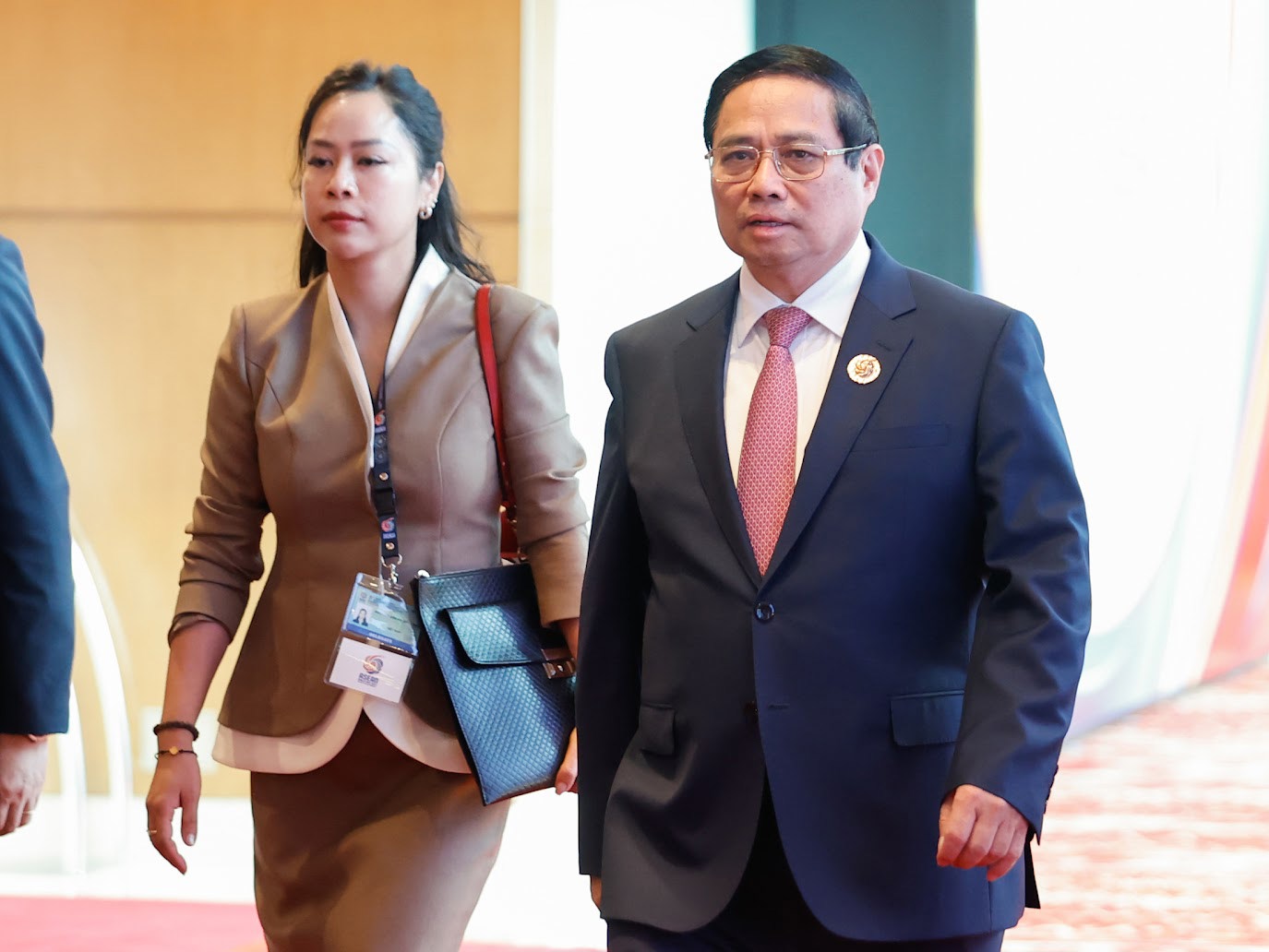 Thủ tướng Ch&iacute;nh phủ Phạm Minh Ch&iacute;nh dẫn đầu Đo&agrave;n đại biểu cấp cao Việt Nam tham dự hội nghị. Ảnh: VGP/Nhật Bắc